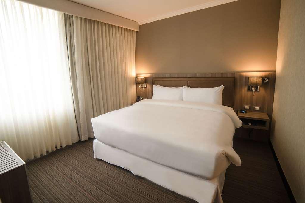 Doubletree By Hilton Trujillo Hotel Encalada Quarto foto